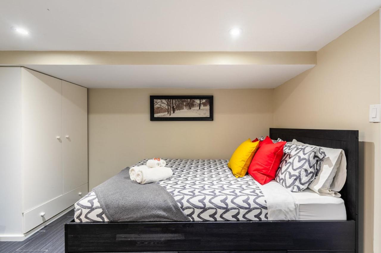 Newly Renovated - Cozy 1Br Apt With Netflix - Prime Location טורונטו מראה חיצוני תמונה